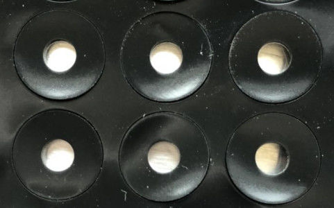Cojín de goma de silicona del ordenador alrededor de pies del círculo 0.05m m NR grueso EPDM