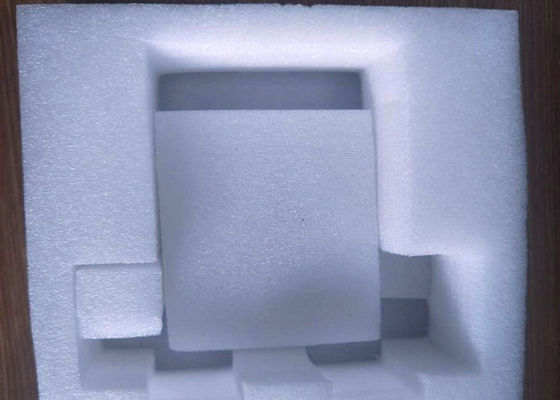 La hoja de embalaje extensible de la espuma de EPE 48x72 avanza lentamente el amortiguador de choque de la caja