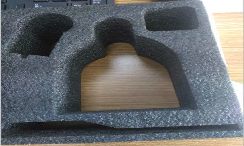 Esponja a prueba de choques del amortiguador del impacto de la espuma del negro de EPDM EPE para empaquetar